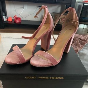 Brand new never worn Lulu's 5 1/2 shoes